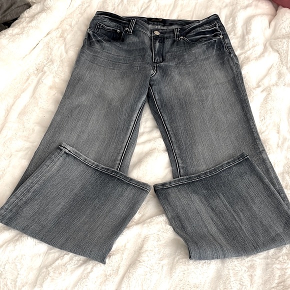 Seven7 Denim - NWOT • 7 SEVEN bootcut stretch jeans